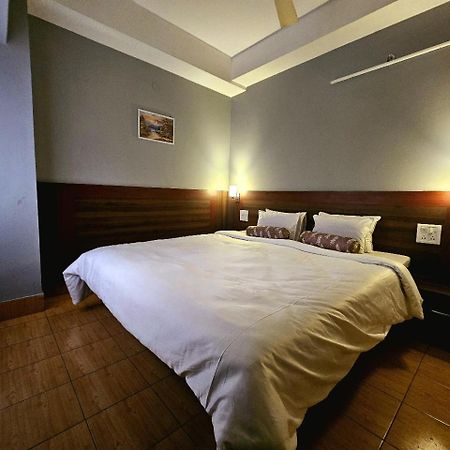 Hotel Vishal Сіліґурі Екстер'єр фото
