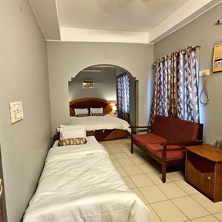 Hotel Vishal Сіліґурі Екстер'єр фото