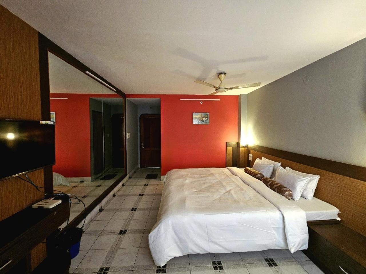 Hotel Vishal Сіліґурі Екстер'єр фото